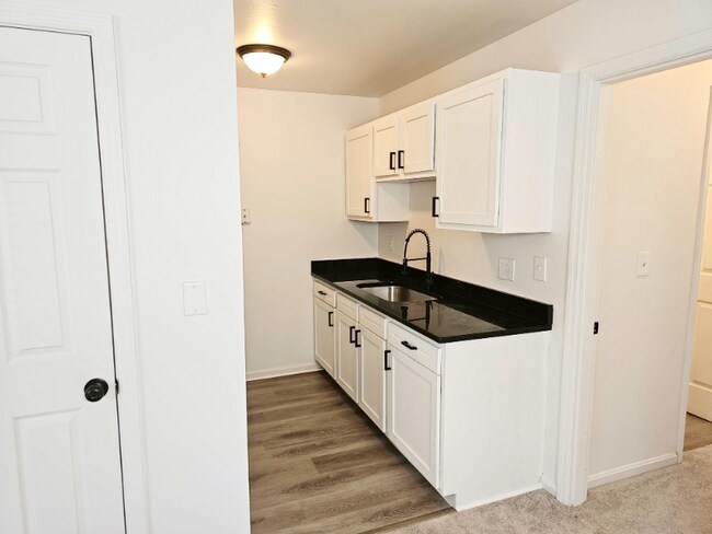 5856 Highview Dr Unidad 5860 Highview Dr. - 09
