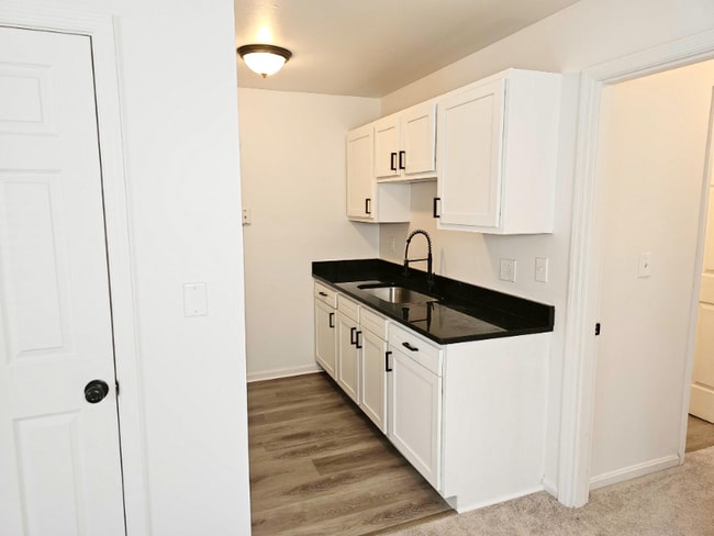 Photo - 5856 Highview Dr Unit 5856 Highview Dr 5860