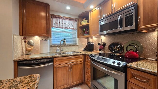Photo - 1161 Hillsboro Mile Unit 107