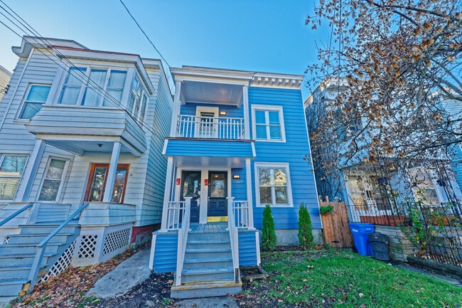 Building Photo - 12 Stanwix St Unit B
