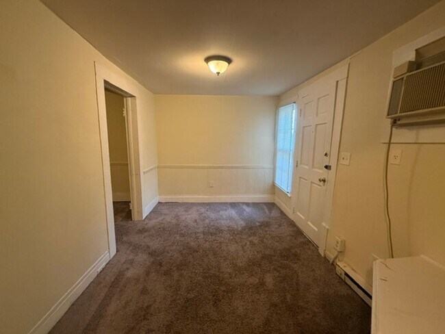 Photo - Studio apartment in Historical Burlington Unit B