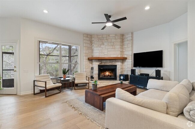 Building Photo - 1501 Wild Basin Ledge Rental
