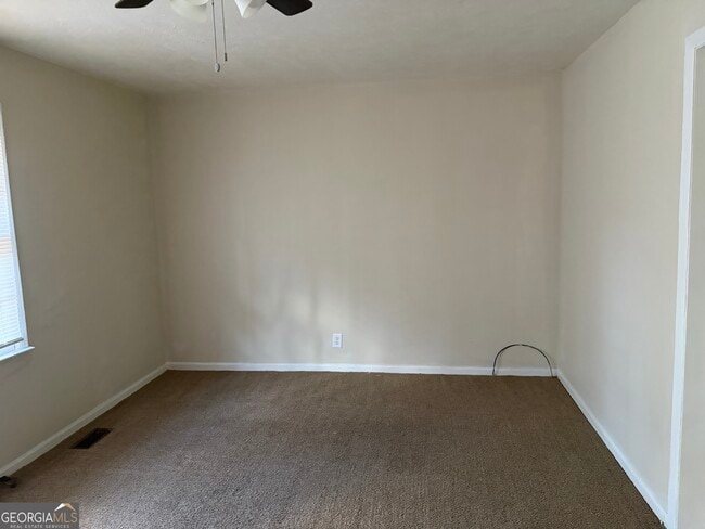 Photo - 1379 Wills Pl