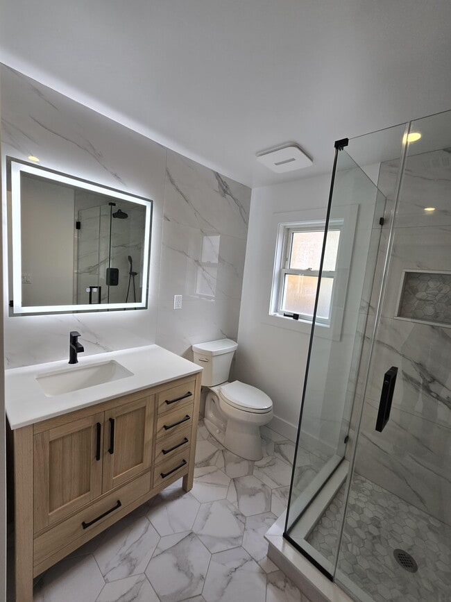 Building Photo - 613 Willow Ave Unit 1st Flr