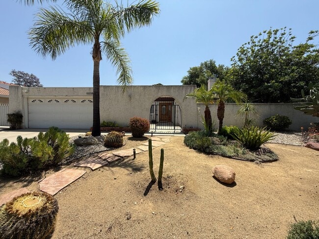 Photo - 10558 Deering Ave Casa