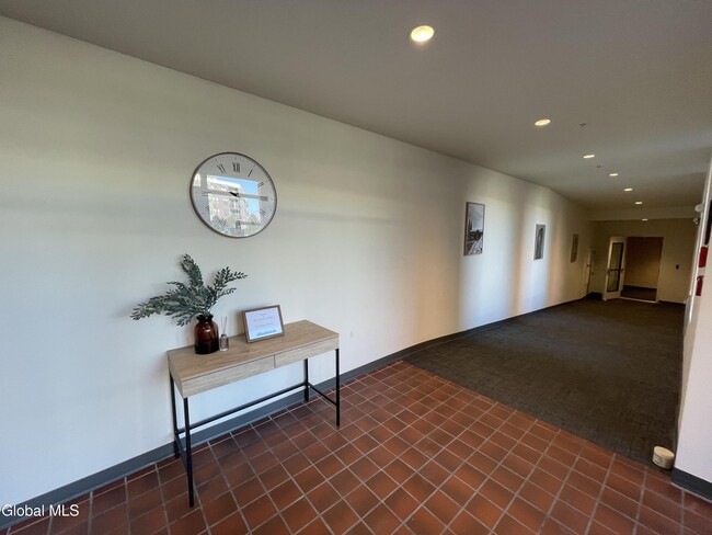 Photo - 192 Erie Blvd