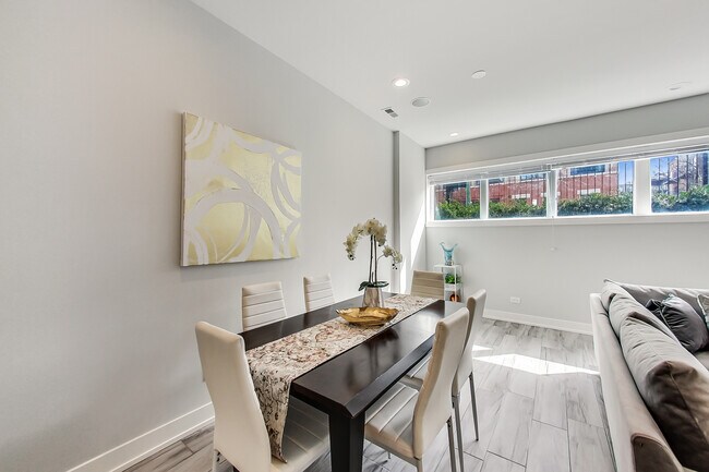 Photo - 1154 W Ohio St Unit 101