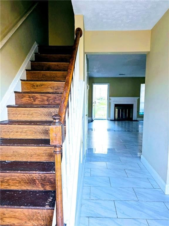 Photo - 4672 Longman Way