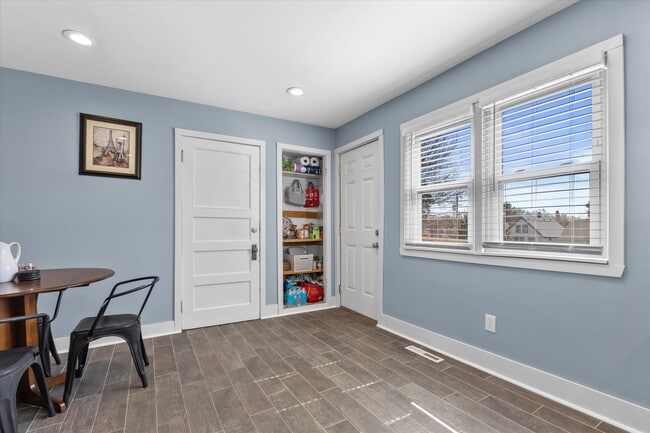 Photo - 311 E Rosedale Ave