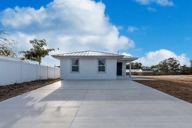 Photo - 3244 Jefferson St