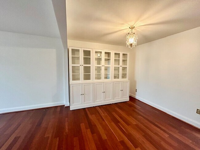 Photo - 9 Long Green Ct