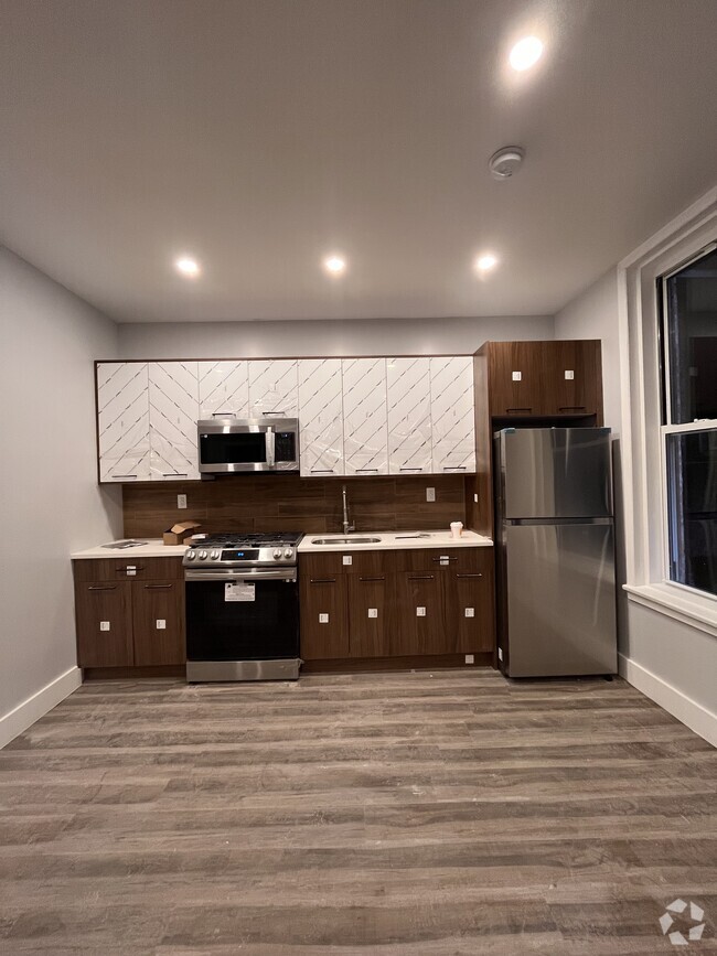 Building Photo - 178 Ocean Ave Unit 1 Rental