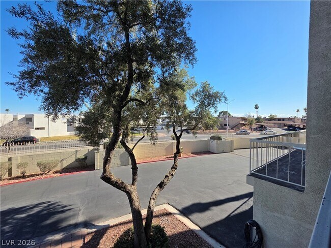 750 S Royal Crest Cir Unit 313