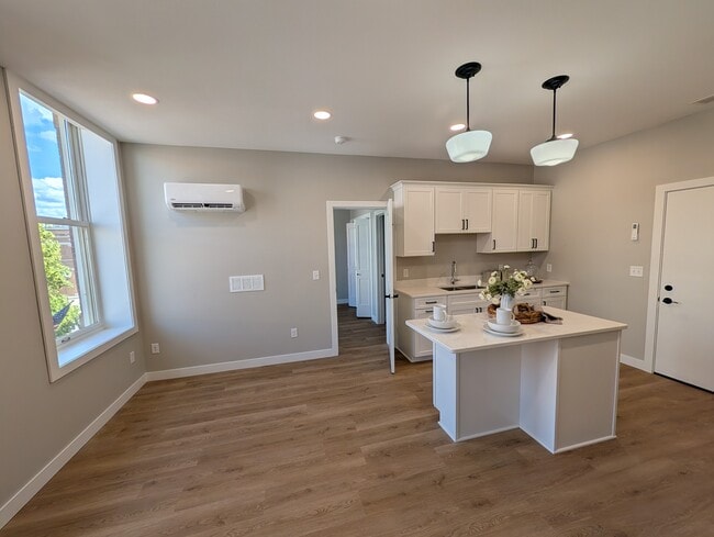 Kitchen & Living