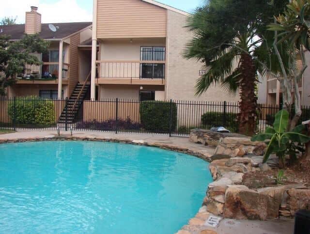 Building Photo - 10203 Forum Park Dr Unit 142