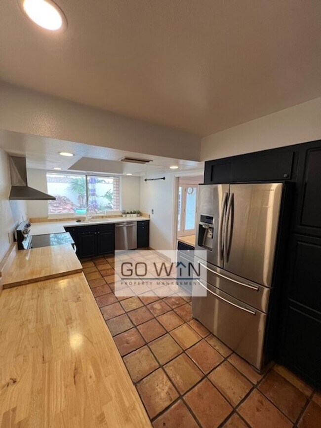 Photo - 4 Bed/ 2 Bath - House Tempe