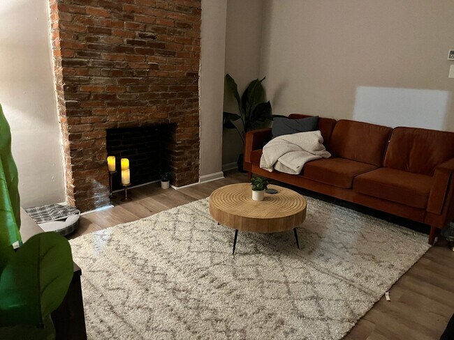 Photo - 2BR/1BA Townhouse in Central Northside! September 1 Move in! Unit PH 113