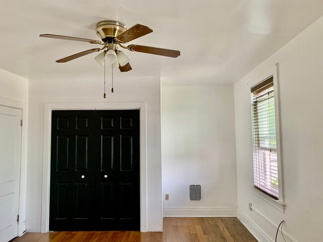 Bedroom - 1044 Welfer St Unit 2