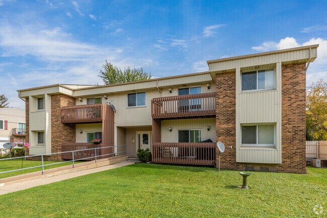 35775 Union Lake Road - Ramsgate Square Apartments