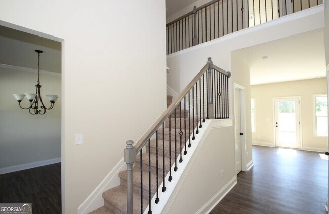 Photo - 333 Olympian Dr