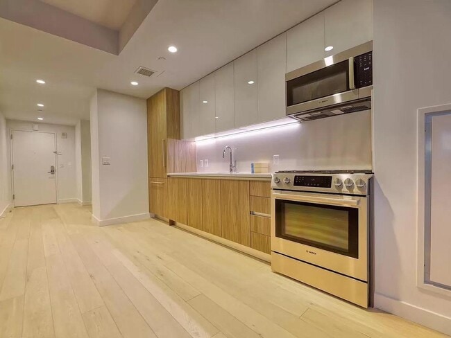 Building Photo - 131-01 40th Rd Unit 16P