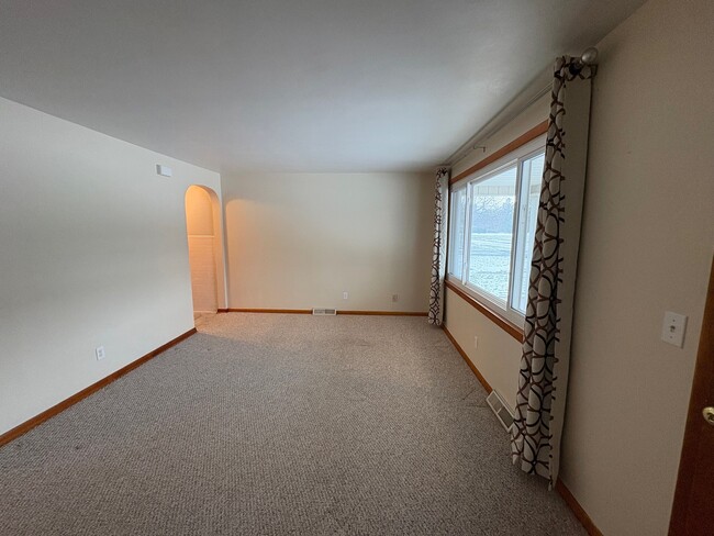 Photo - 1115 Lake St