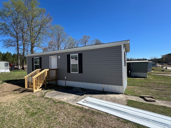 Building Photo - 1 Bedroom 1 Bath Mobile Home For Rent
