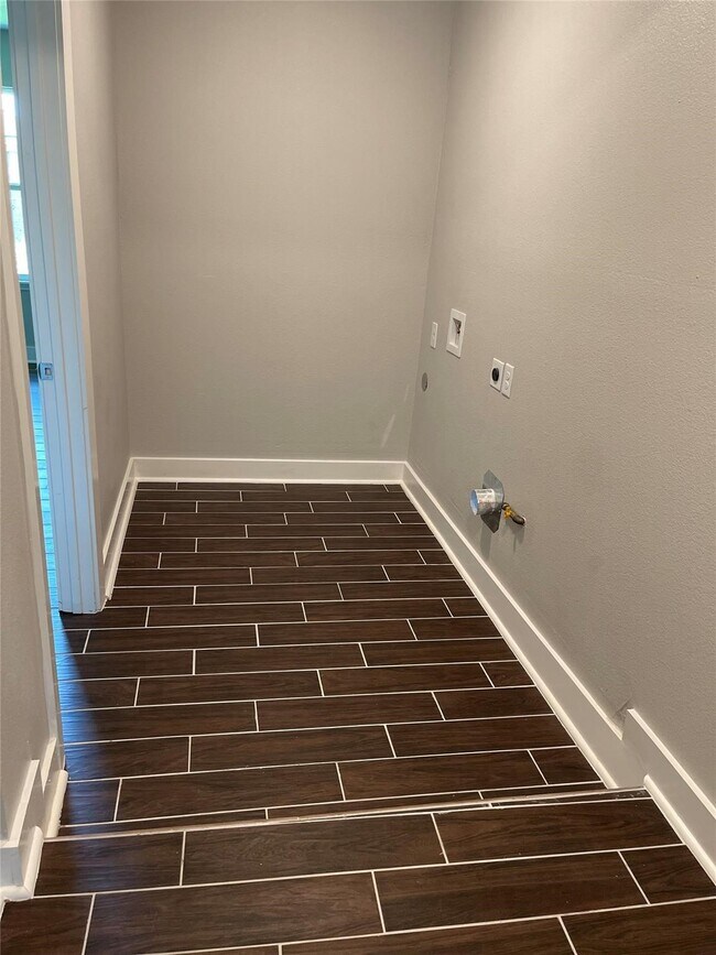 Photo - 27 28th St N