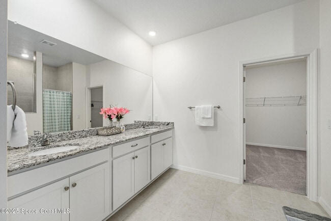Photo - 1717 Dalroy St NW