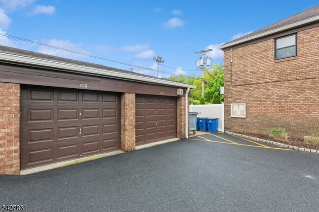 Photo - 678 Bloomfield Ave Unit 678