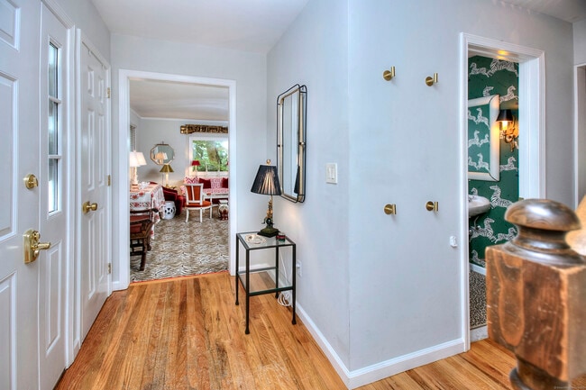 Photo - 25 Pequot Ave