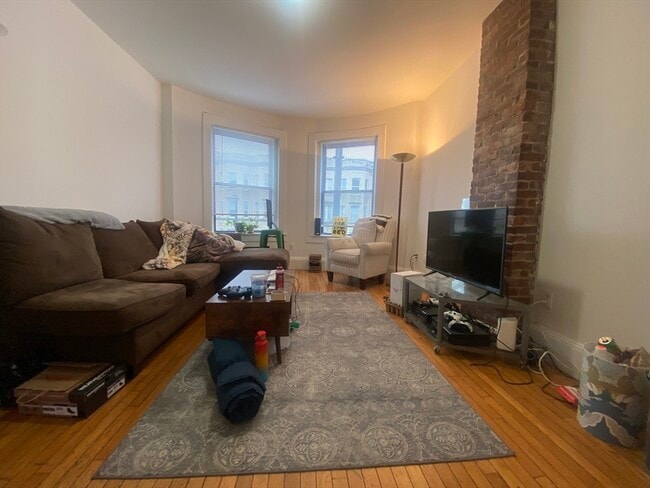 Photo - 870 Huntington Ave Unidad 2 Rental
