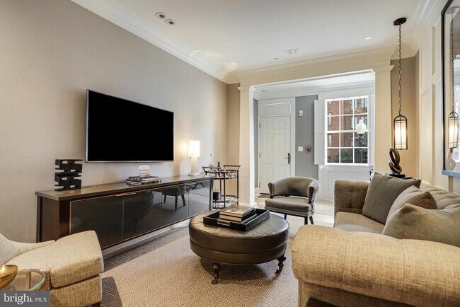 Photo - 1040 31st St NW