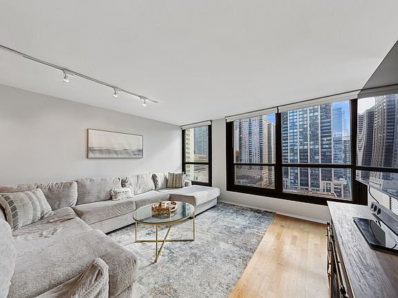 Photo - 1030 N State St Unit 55