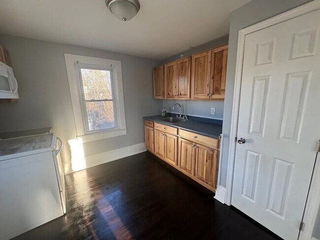 Photo - 1127 N Royal Ave Unit B