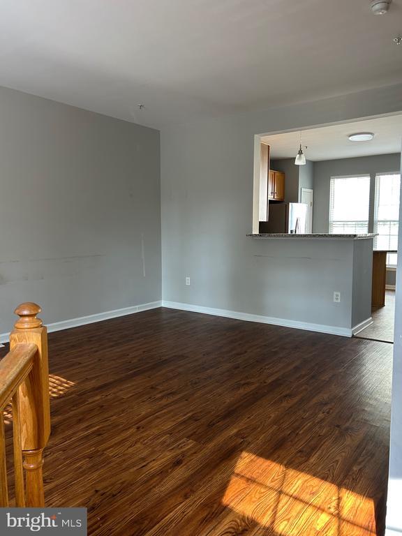 Building Photo - 9602 Woodview Dr Rental