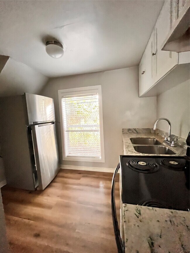 Photo - 911 Byrne St Unidad 8