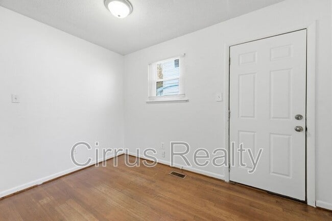 Photo - 327 Sycamore Ave