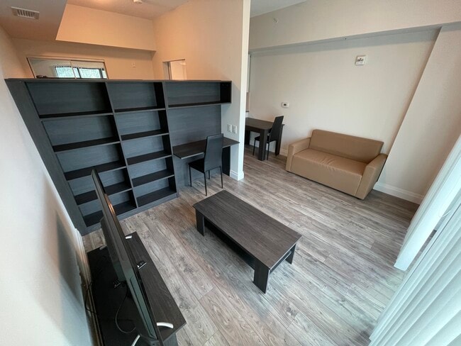 Photo - 652 Princess St Unit 401