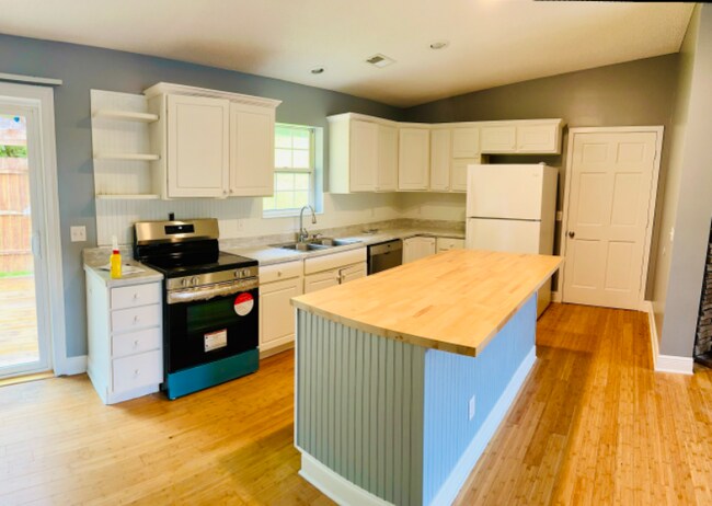 Photo - 26 Sugar Hill Dr