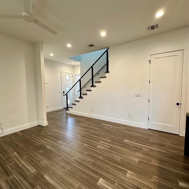 Photo - 5417 Blue Bird Ln Unit 1