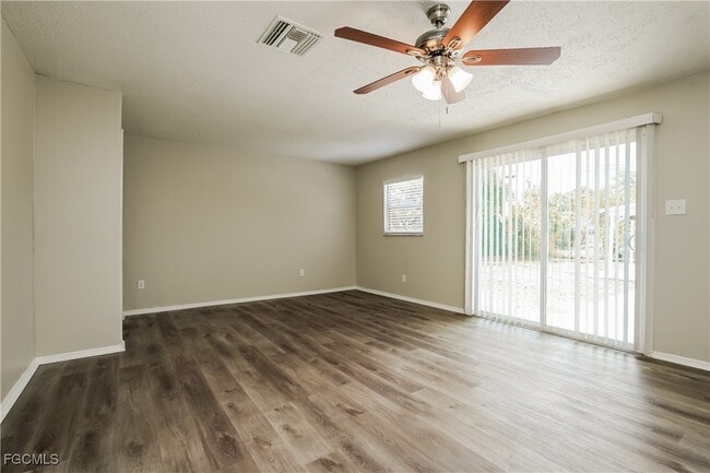 Photo - 5107 5th St W