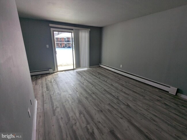 Building Photo - 20 Fort Sumpter Rd Unit F3 Rental