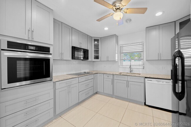 Photo - 27 SE 6th St