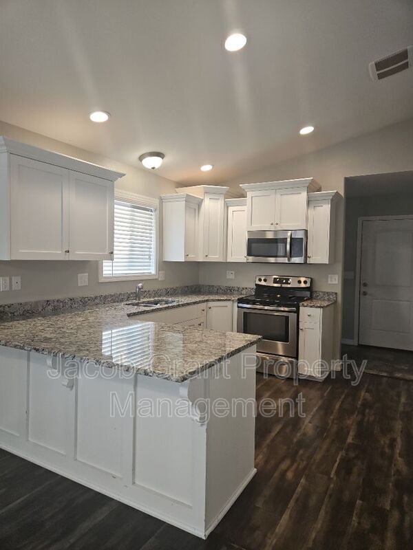 Photo - 2825 Sunlight Dr