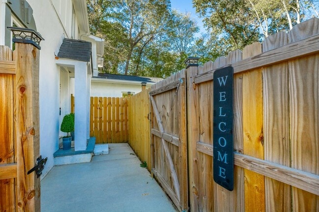 Photo - 103 S Germantown Rd