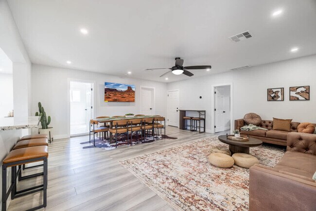 Photo - 636 E 6th Pl Unidad SI ID1502668P