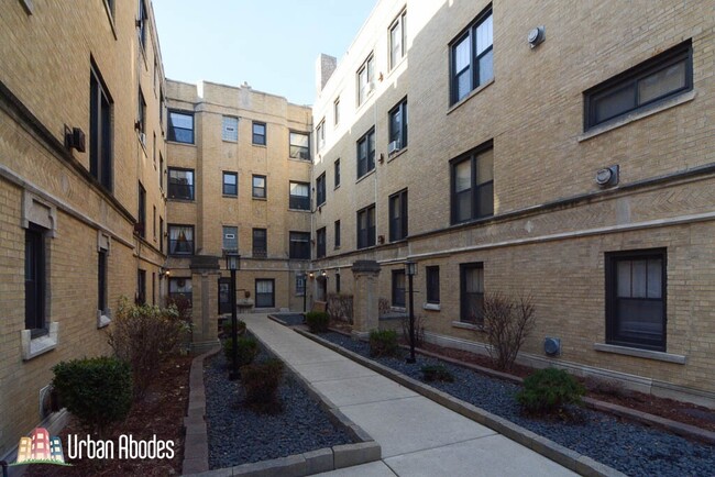 Building Photo - 2832 N Orchard St Unit M09B Rental