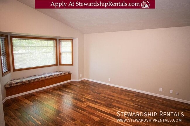 Photo - 5051 Forsythia St