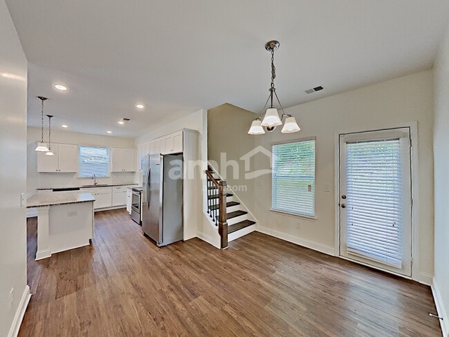 Photo - 104 Cobblestone Dr